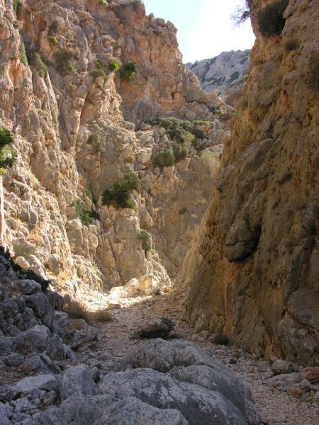 kreta_akrotiri_moni_katholiko_22_zur_bucht_03.jpg, 80kB