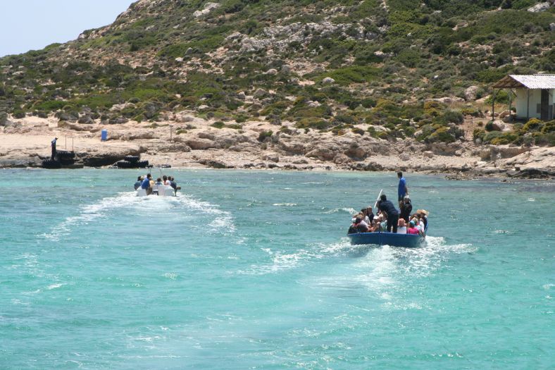 kreta_gramvousa_37_ausbooten_01.jpg, 114kB