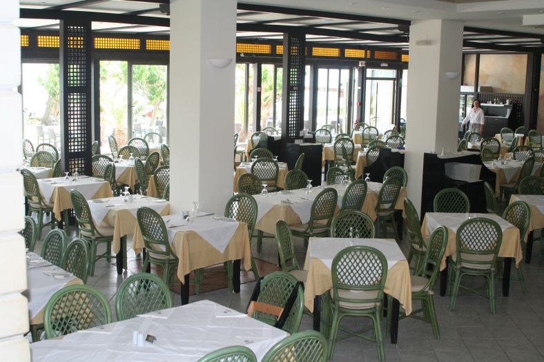 kreta_hotel_08_santa_marina_restaurant_01.jpg, 105kB