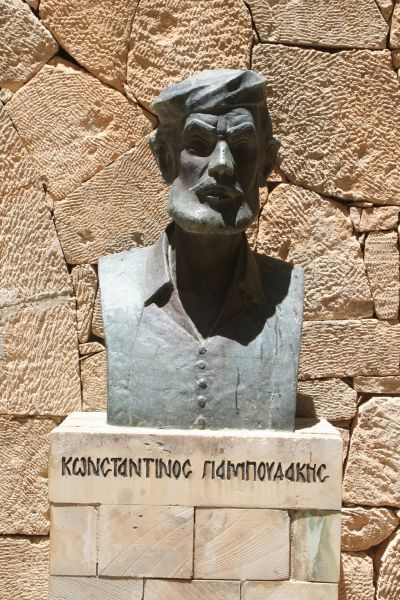 moni_arkadiou_10_die_helden_04_konstantine_giabudakis_sprengte_das_arsenal.jpg, 100kB