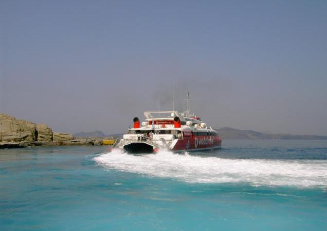 santorini_hight_speed_faehre.jpg, 21kB