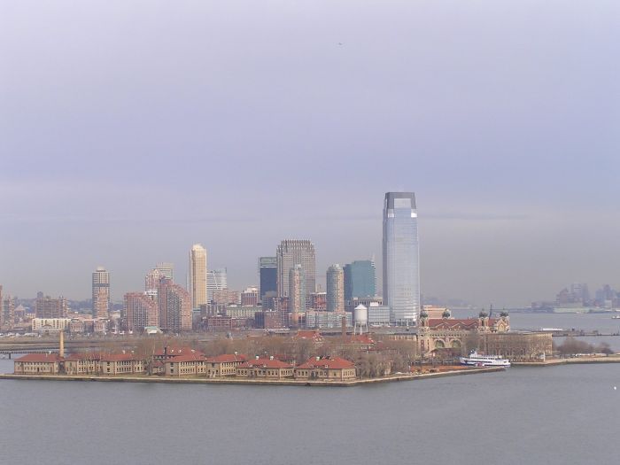 ellis_island_34_aussen_von_ny_aus.jpg, 35kB