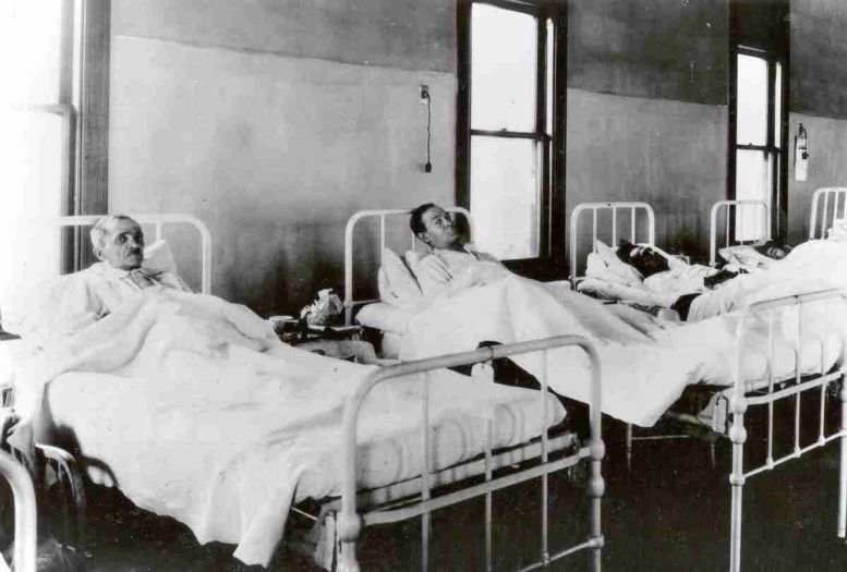 ellis_island_museum_05_kranke.jpg, 57kB