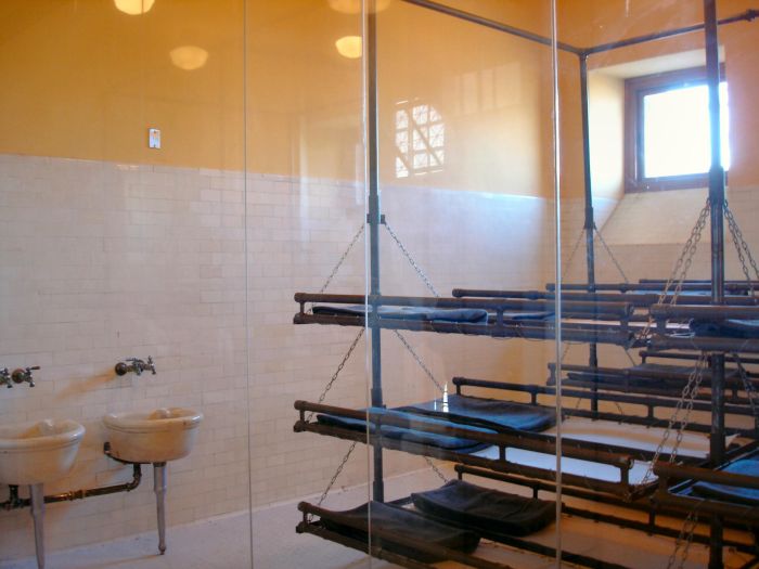 ellis_island_museum_09.jpg, 47kB