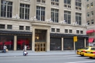 new-york_einkaufen_03_saks-5te-avenue_02_klein.jpg, 13kB