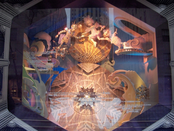 new-york_einkaufen_03_saks-5te-avenue_06_schaufenster_07.jpg, 321kB