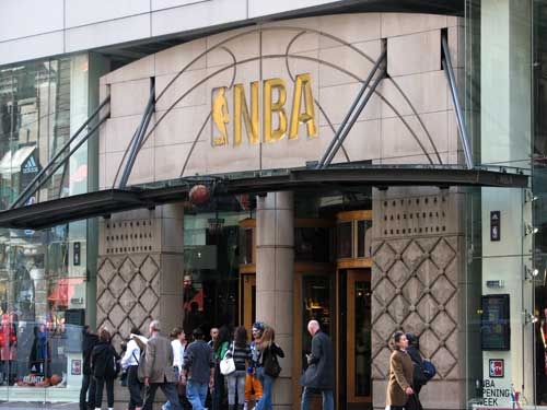 new-york_einkaufen_06_nba-store_01.jpg, 82kB