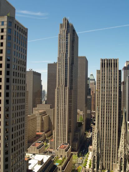 new-york_rockefeller-center_02_ge-building.jpg, 66kB