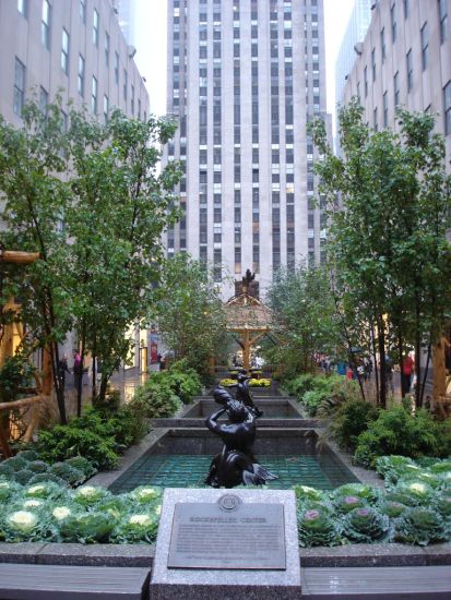 new-york_rockefeller-center_03_garten_02.jpg, 66kB