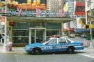 new-york_times-square_05_police_02_klein.jpg, 14kB