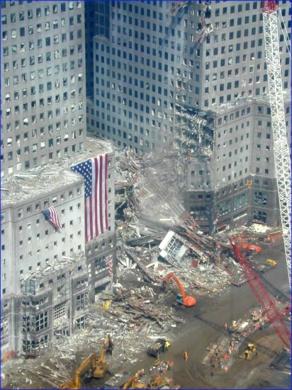 new-york_groundzero_09_beschaedigungen_am_financial_ctr.jpg, 220kB