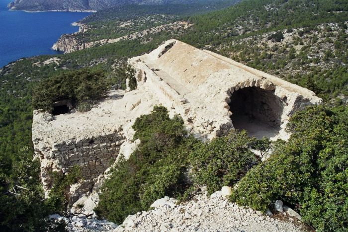 monolithos_02.jpg, 109kB