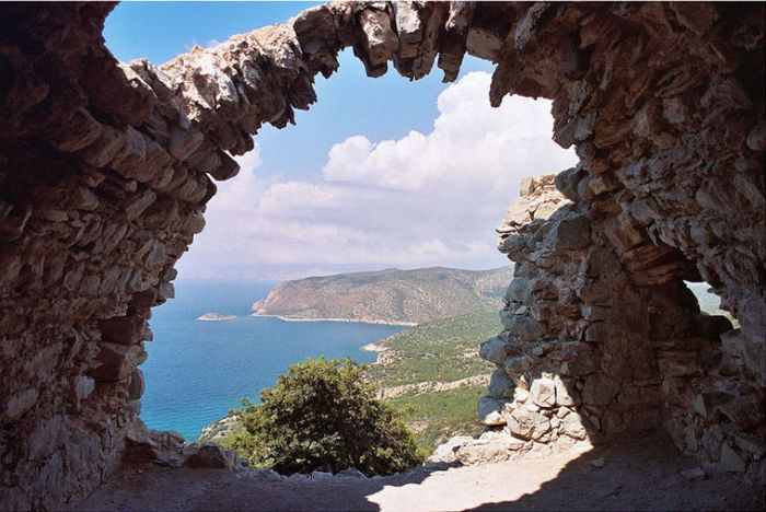 monolithos_06.jpg, 69kB